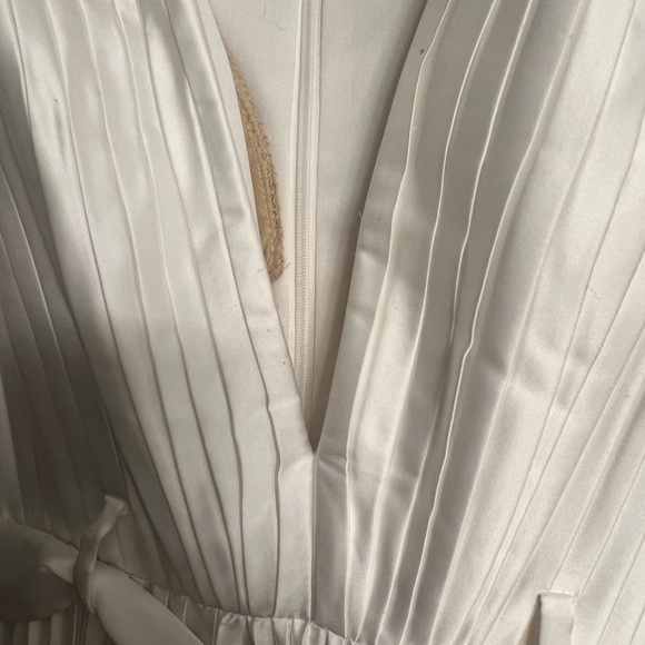 Mac Duggal White Pleated Dress - Picture 6 of 8